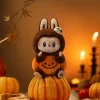 Happy Halloween Party Series – Sitzender Kürbis Vinyl Plüsch Anhänger
