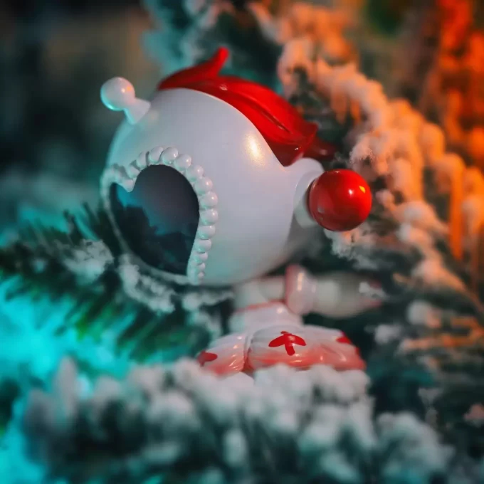 SKULLPANDA Weiße Dienstmädchen-Figur
