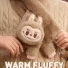Warmer, flauschiger Weihnachtsschal aus der LABUBU-Plüschserie